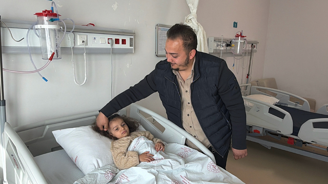 Mardin'de 4 yaşındaki çocuğun bağırsağından 8 parça mıknatıs çıkarıldı