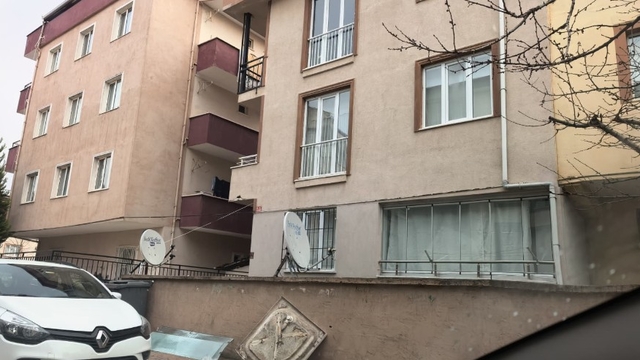 2'nci katın penceresinden düşen 2 yaşındaki Mehmet yaralandı