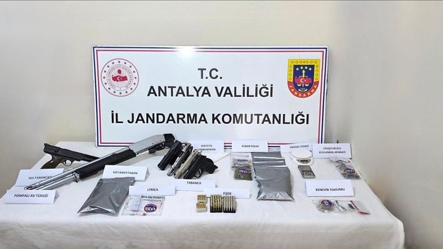 Antalya'da uyuşturucu operasyonunda 30 şüpheli yakalandı