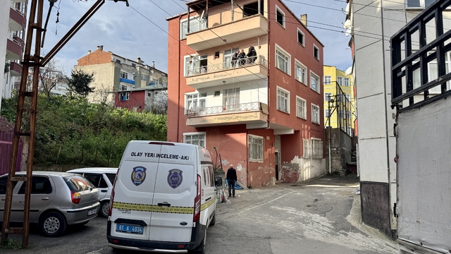 Trabzon'da balkondan düşen bebek ağır yaralandı