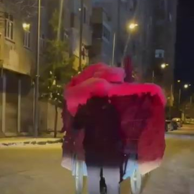 Diyarbakır'da polisten yürekleri ısıtan görüntü