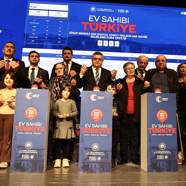 Yüzyılın Konut Projesi kapsamında Sinop'ta yapılacak konutların kurası çeki...