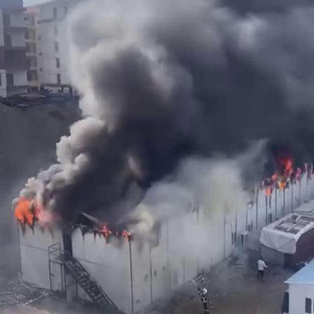 Konteyner yatakhane alevlere teslim oldu