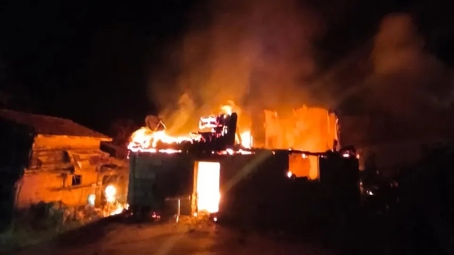 Sinop'ta çıkan yangında ev küle döndü