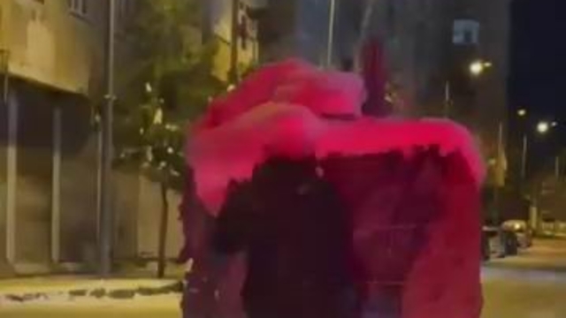 Diyarbakır'da polisten yürekleri ısıtan görüntü