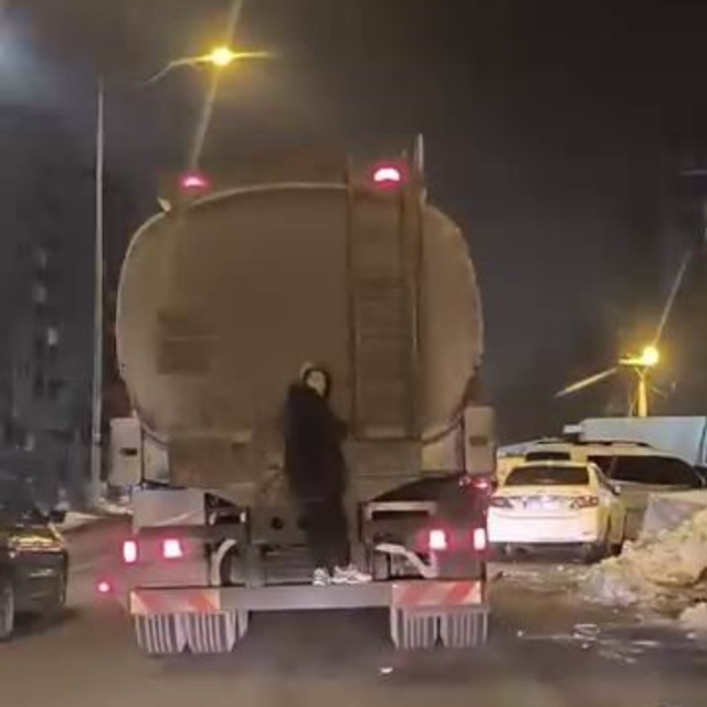 Tanker arkasında tehlikeli yolculuk