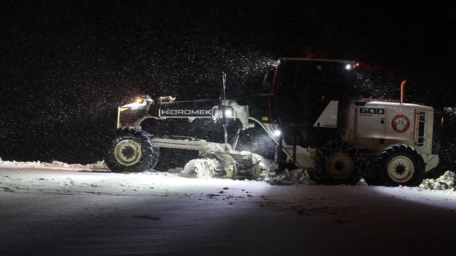 Muğla'da kar yağışı nedeniyle kapanan yollar ulaşıma açıldı