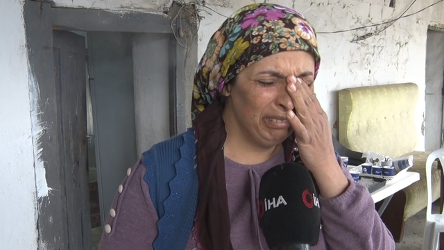 "Oğlum çık gel" feryadı: Annenin iki gündür endişeli bekleyişi gözyaşlarına döndü
Annenin yürek yakan çağrısı: "Anneciğim seni çok seviyorum, ne olur gel, sensizliğe dayanamıyorum"
Seradan lavaboya gidiyorum diye çıkan 11 yaşındaki Ali'den haber alınamıyor
Kaybolduğu günlerde bölgede etkili olan fırtına ve sel ailenin endişelerini katladı