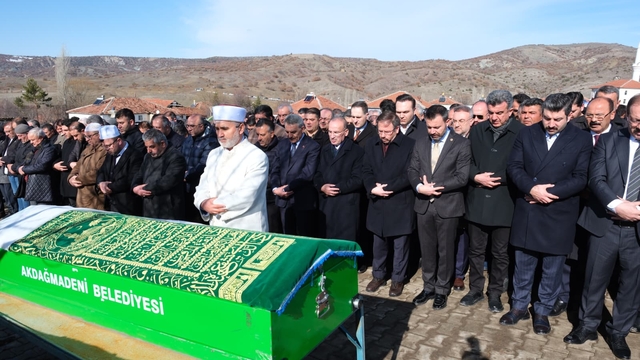 TBMM Başkanvekili Bozdağ, Yozgat'ta kayınvalidesi Yeter Dinç'in cenaze törenine katıldı