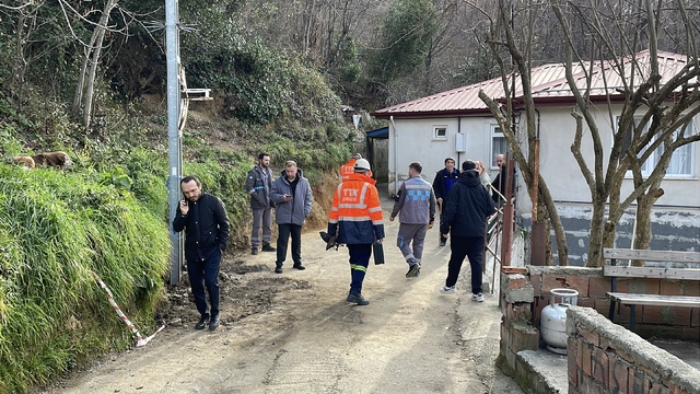 Evin bahçesinde doğal gaz kaçağına bakılırken, metan gazı tespit edildi