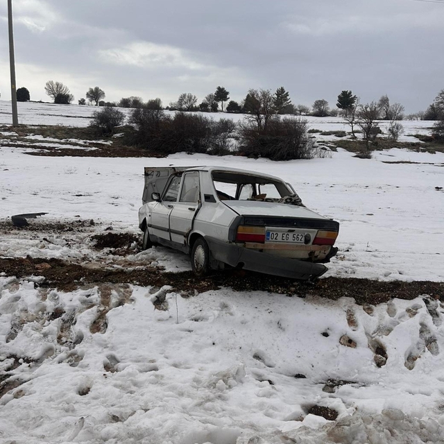 Köy korucusu kazada yaralandı