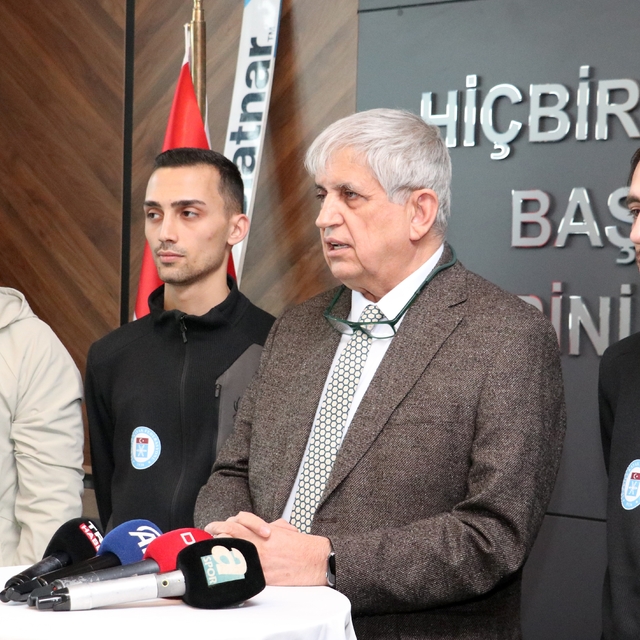 Kayakla atlamada milli sporcular olimpiyat yolcusu