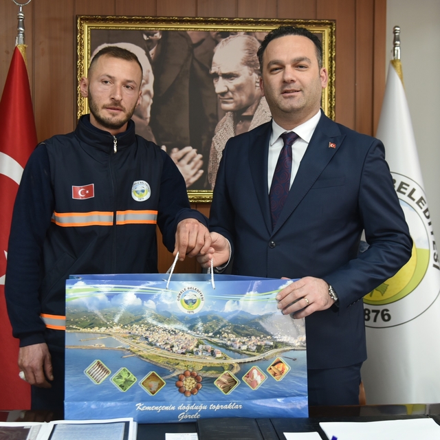 Görele'de temizlik işçisinin bulduğu altın bileklik sahibine teslim edildi