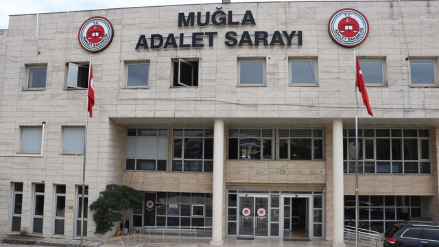 Kendisini polis olarak tanıttığı kadını, 2 milyon lira dolandıran şüpheli tutuklandı