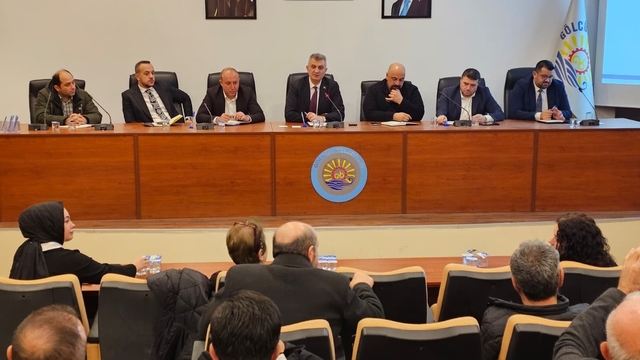 Gölcük'te muhtarlar ve altyapı kurumlarının yetkilileri yatırım toplantısında buluştu