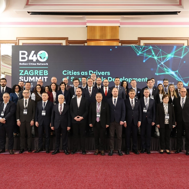 Başkan Aras B40 Zirvesinde kültür, turizm ve yerel demokrasiyi anlattı