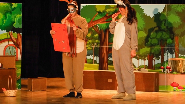 Körfez'de minik öğrenciler "Haylaz Tavşan" oyunuyla eğlendi