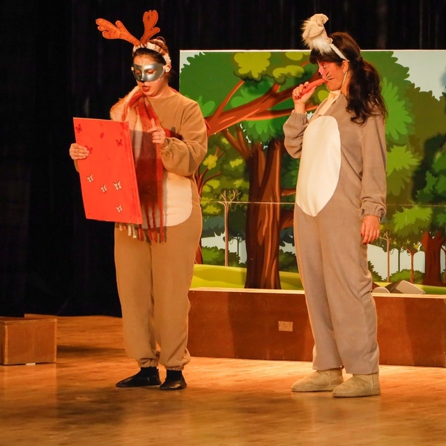 Körfez'de minik öğrenciler "Haylaz Tavşan" oyunuyla eğlendi