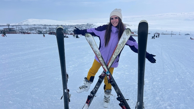 Van'daki kayak merkezi hafta içi de yoğun ilgi görüyor