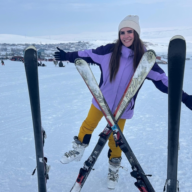 Van'daki kayak merkezi hafta içi de yoğun ilgi görüyor