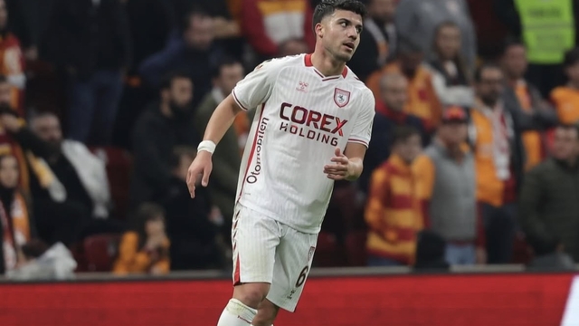 Samsunsporlu futbolcu Eyüp Aydın, trafik kazası geçirdi