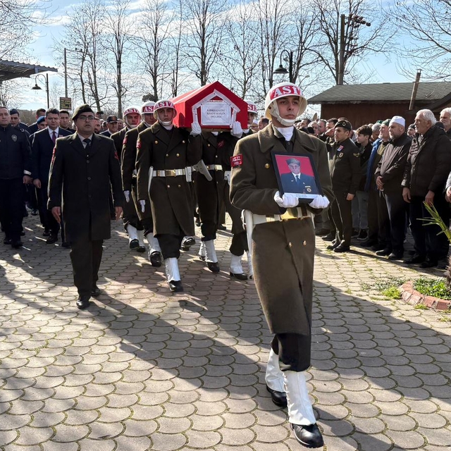 Kıbrıs gazisi Kerim Sezgin, Sakarya'da son yolculuğuna uğurlandı
