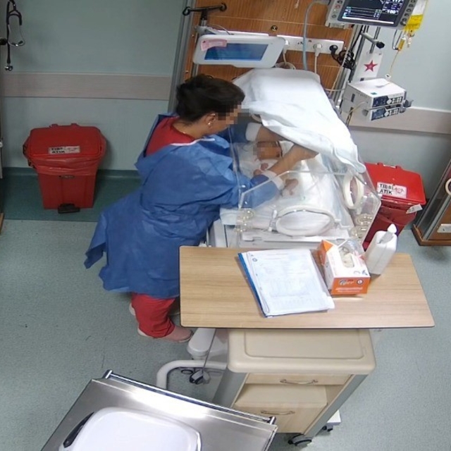 Bebeğe şiddet uygulayan hemşireye 'haberlere erişim engeli' reddi