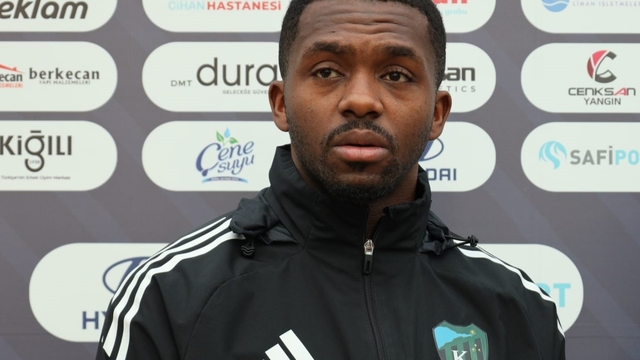 Dijksteel: "Daha çok isteyen ve fedakarlık yapan kazanır"
Kocaelisporlu futbolcu Anfernee Dijksteel:
"Kocaeli'de mutluyum, burayı seviyorum"
Kocaelispor, Fenerbahçe hazırlıklarına başladı