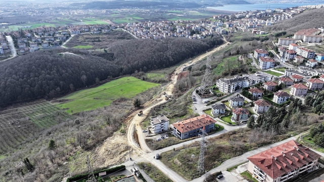 Serdivan ve Beşköprü birbirine bağlanıyor: Makineler sahaya indi