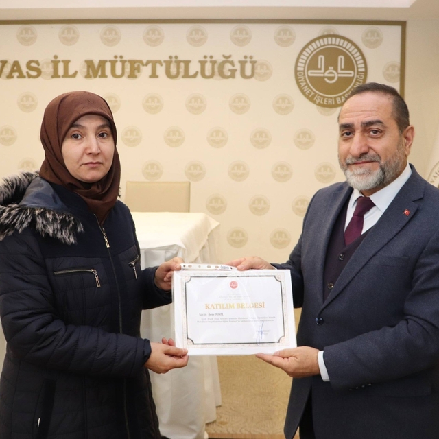Kur'an Kursu öğreticileri sertifikaları aldı
Sivas İl Müftülüğü tarafından...