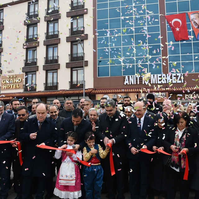 AK Parti Akşehir İlçe Başkanlığı yeni binasında