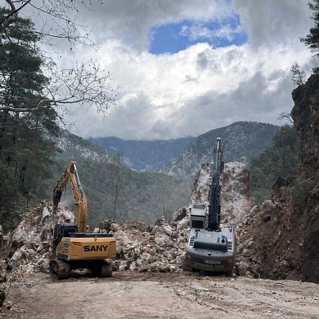 Heyelan su isale hatlarına zarar verdi