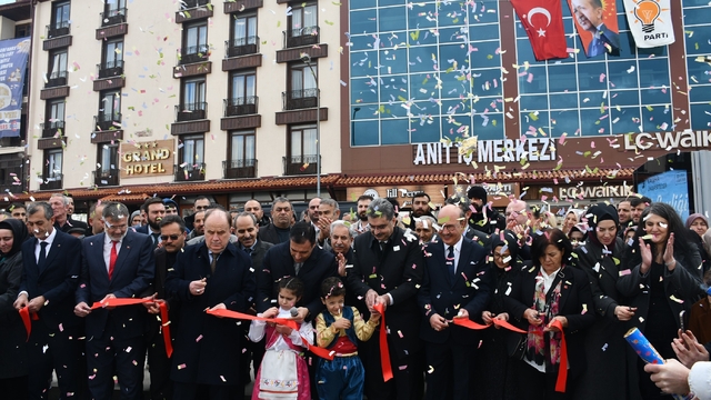 AK Parti Akşehir İlçe Başkanlığı yeni binasında