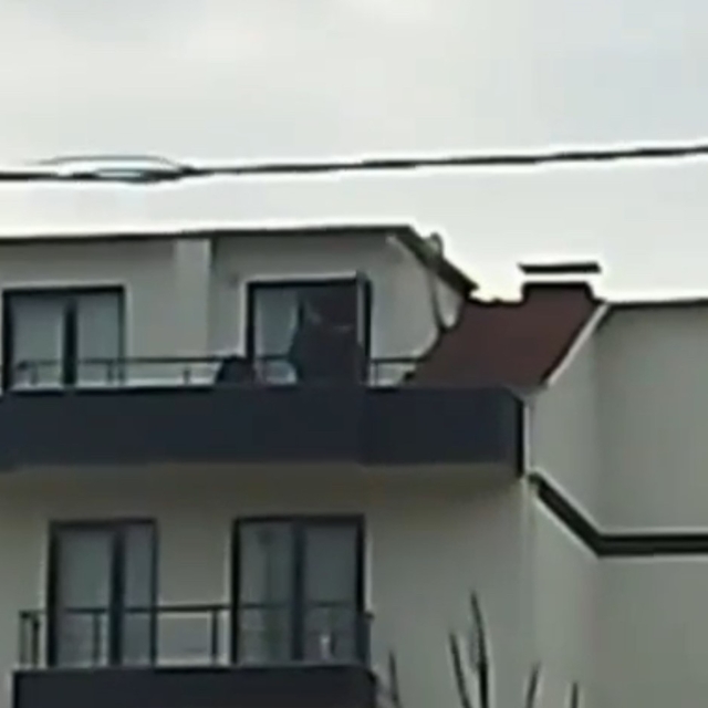 Kocaeli'de FETÖ operasyonu: Saklandığı çatıda yakalandı