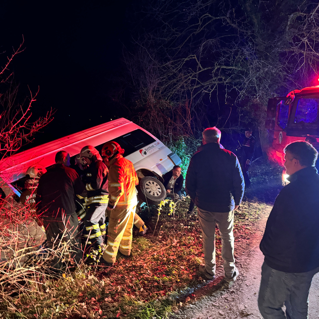 Bartın'da devrilen minibüsteki 4 kişi yaralandı