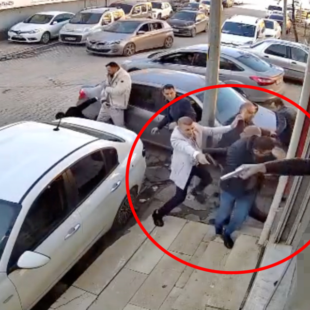 Mardin'de hastane önündeki silahlı kavgaya ait kamera görüntüsü ortaya çıkt...