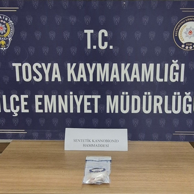 Durdurulan araçta uyuşturucuyla yakalanan bir şüpheli tutuklandı