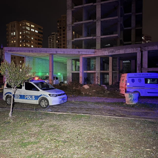 Adana'da metruk inşaatın ikinci katından düşen kişi hayatını kaybetti