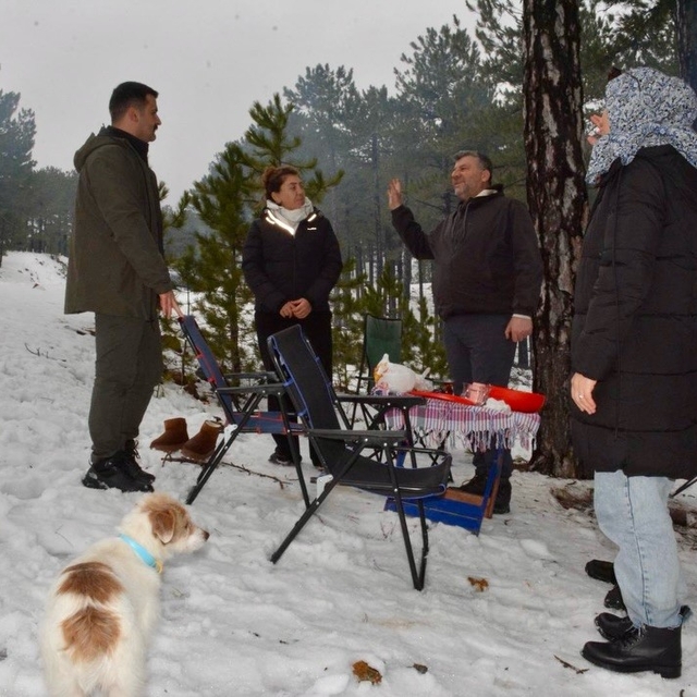 Köyceğiz Kaymakamı Kumcu, vatandaşların kar keyfine ortak oldu
