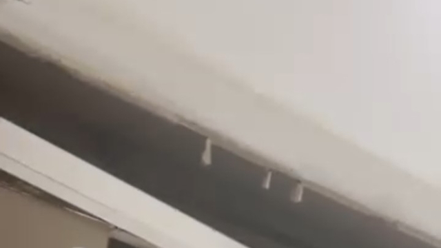 Yeni yapılan binada tavan çöktü: O anlar kamerada