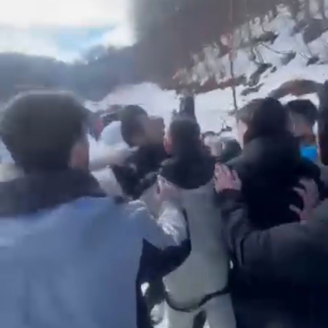 Kartepe'de tartışma kavgaya döndü: Baba, çocuklarının yanında darp edildi
A...