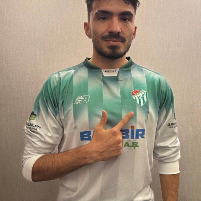 Bursaspor yeni golcüsünü resmen açıkladı