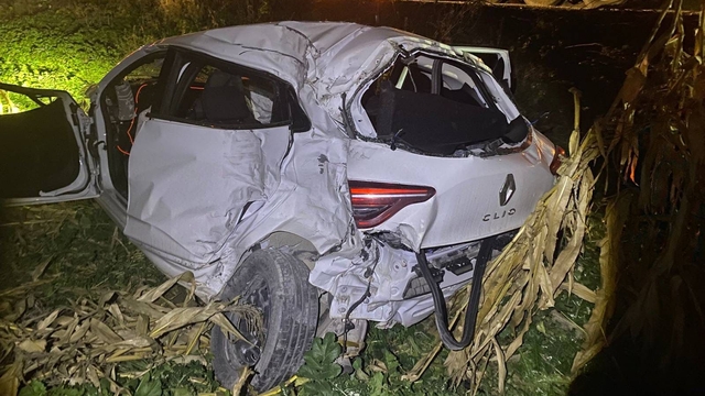 Bilecik'te 2 çekiciye çarpan otomobildeki 2 kişi yaralandı