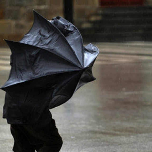 Uşak'ta kuvvetli rüzgar ve fırtına uyarısı