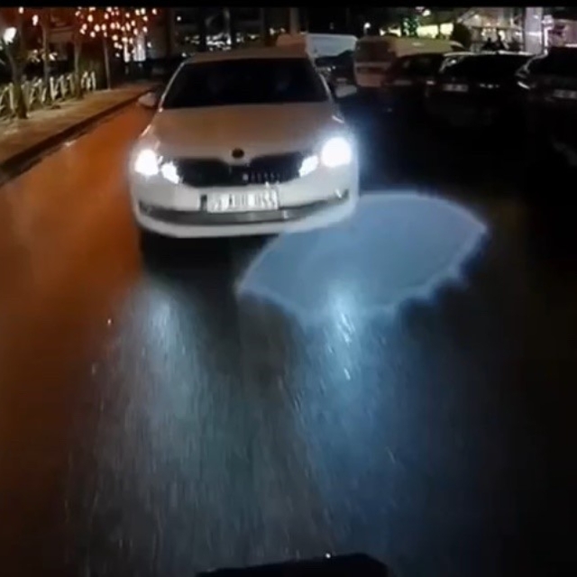 Tekirdağ'da motosikletle otomobilin kafa kafaya çarpıştığı kaza kamerada