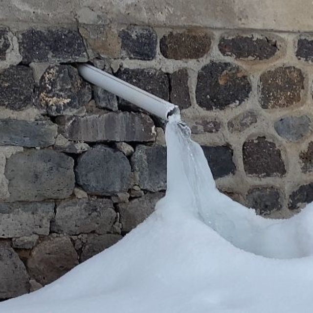 Ağrı'da dondurucu soğuklar etkisini sürdürüyor