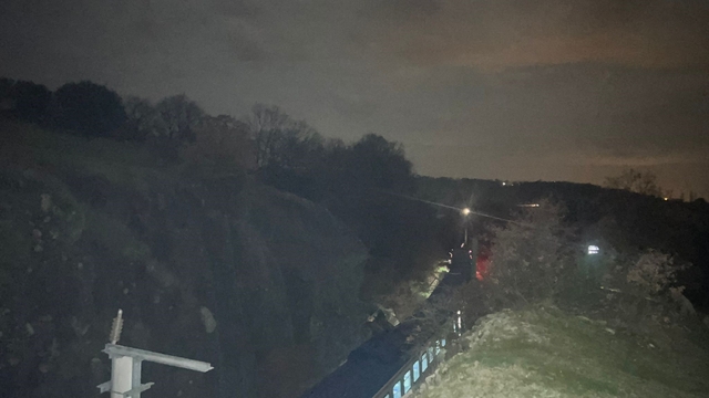 Heyelanla gelen facia ucuz atlatıldı
Balıkesir'de heyelan dolayısı ile trenin 2 vagonu raydan çıktı