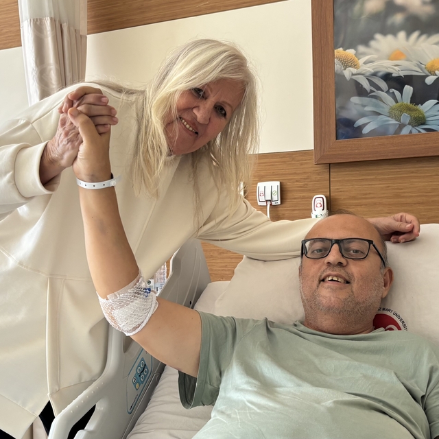 Çanakkale'de anneden oğluna böbrek nakli
Oğluna böbreğini bağışlayan anne:...