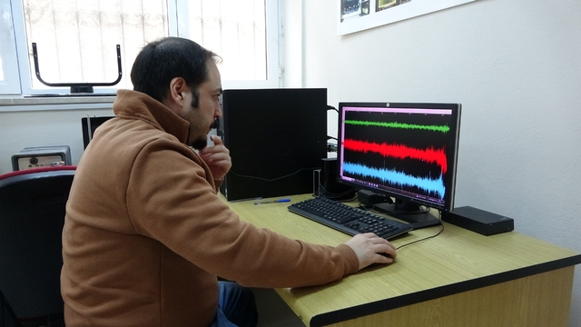 Depremde Trabzon için asıl risk denizde değil karada
KTÜ Jeofizik Mühendisliği Bölümü Sismoloji Ana Bilim Dalı Öğretim Üyesi Dr. Özgenç Akın:
"Deniz içerisindeki depremlerden çok Kuzey Anadolu Fay Hattı'nda meydana gelebilecek depremler bölgemizi etkileyebilir"
"Trabzon risksiz ya da deprem tehlikesi olmayan bir bölge değil. Buna artık alışmamız lazım"
"Bingöl-Yedisu bölgesinde 7'den büyük deprem bekliyoruz. Burada meydana gelebilecek deprem Trabzon için büyük bir problem oluşturabilir"