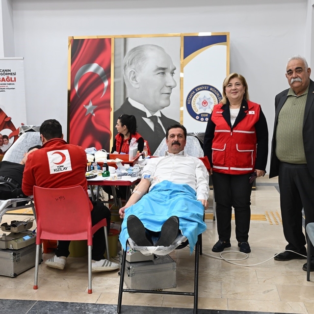 Kütahya İl Emniyet Müdürlüğünden kan bağışı kampanyasına destek